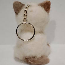 Load image into Gallery viewer, nestneedlesandknots - Felted Kitten Keychain - Blue eyes