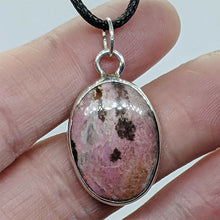 Load image into Gallery viewer, SterlingRhodonite1