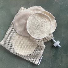 Load image into Gallery viewer, Miche Niche - Premium Organic Cotton Facial Cleaning Rounds with Washing Bag, Wellness &amp; Beauty, Miche Niche, Atrium 916 - Sacramento.Shop
