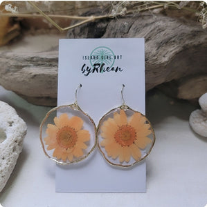 Island Girl Art - Pressed Flower Earrings - Yellow Daisy Classic