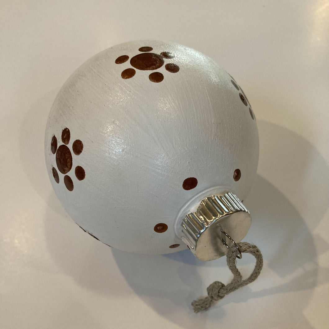 Maggie Devos - Handpainted Mexican Barro art Ornament - white Reg