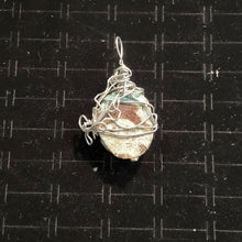 Load image into Gallery viewer, Yeshua Light Healing Houses - Wire Wrapping Pendants
