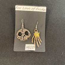 Load image into Gallery viewer, Maggie Devos Art - Wearable Art
