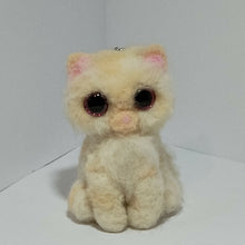 Load image into Gallery viewer, nestneedlesandknots - felted tabby keychain - dark pink eyes, Crafts, Nestneedlesandknots, Atrium 916 - Sacramento.Shop
