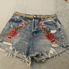 Load image into Gallery viewer, Maggie Devos Art - Wearable Art, , Atrium 916 - Sacramento.Shop, Atrium 916 - Sacramento.Shop
