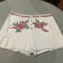 Load image into Gallery viewer, Maggie Devos Art - Wearable Art, , Atrium 916 - Sacramento.Shop, Atrium 916 - Sacramento.Shop
