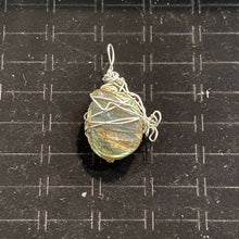 Load image into Gallery viewer, Yeshua Light Healing Houses - Wire Wrapping Pendants
