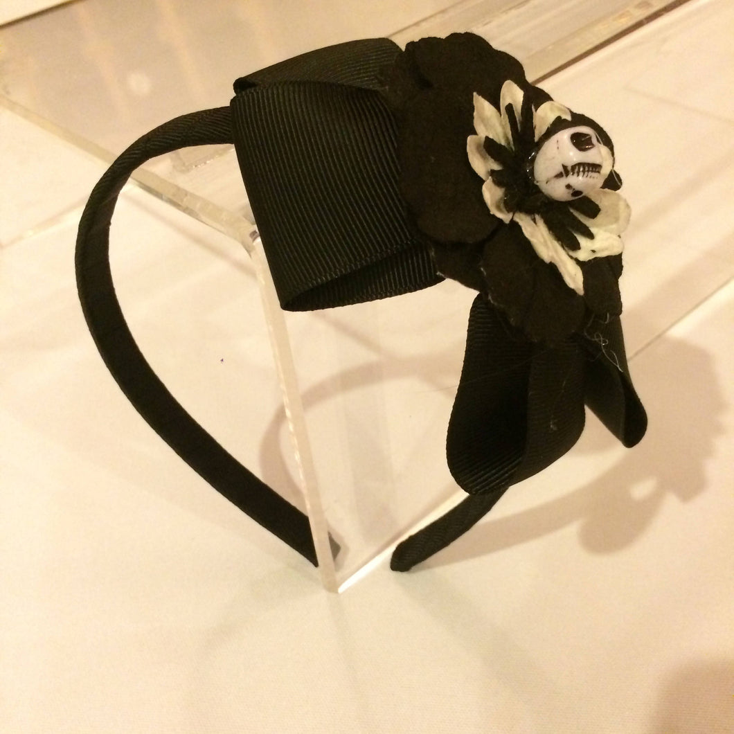 Maggie Devos - Black & white bow & skull headband, Crafts, Maggie Devos, Atrium 916 - Sacramento.Shop