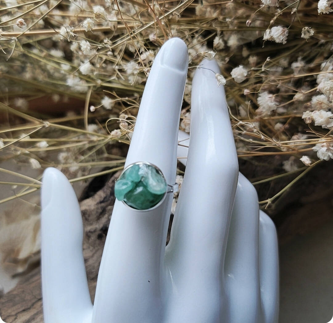 Buy White Gold Three Stone Emerald and Diamond Engagement Ring 4/9 Ct. Tw.  Tapered Band Open Gallery Claw Prongs Setting 3 Stone Ring Suri Online in  India - Etsy