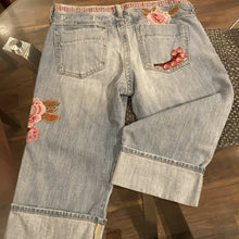 Load image into Gallery viewer, Maggie Devos - Embellished crop jeans-Frida pink-Size 10 reg, Fashion, Maggie Devos, Atrium 916 - Sacramento.Shop
